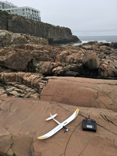 Flying the UMX Radian on rock formations at Cliff House